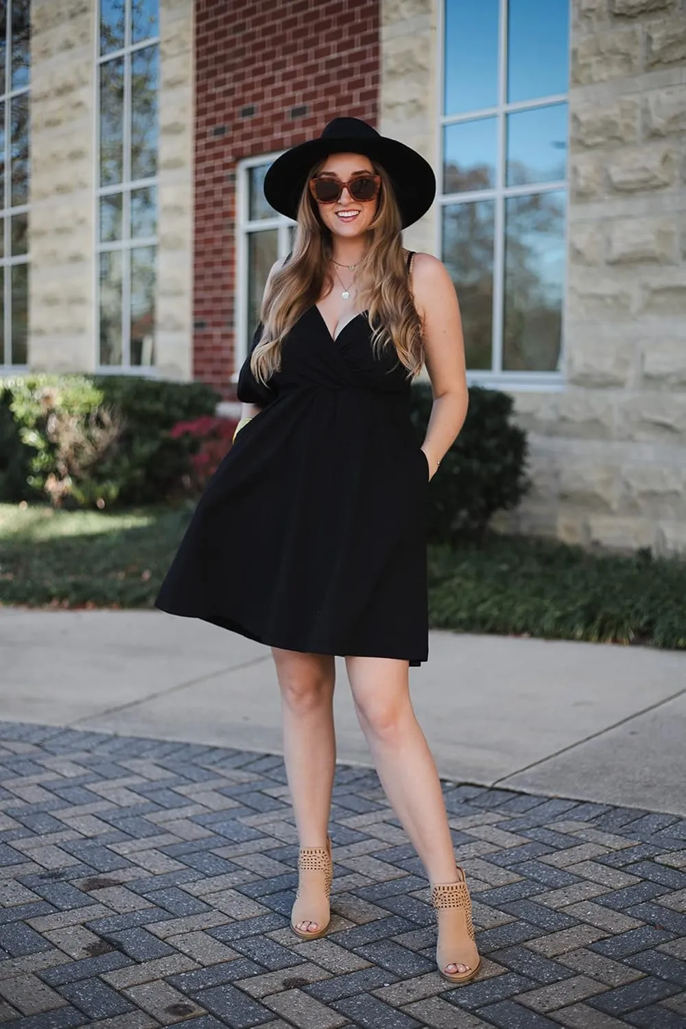 VOTEPRETTY Women's V-Neck Spaghetti Strap Dress Summer Casual Swing Sundress with Pockets